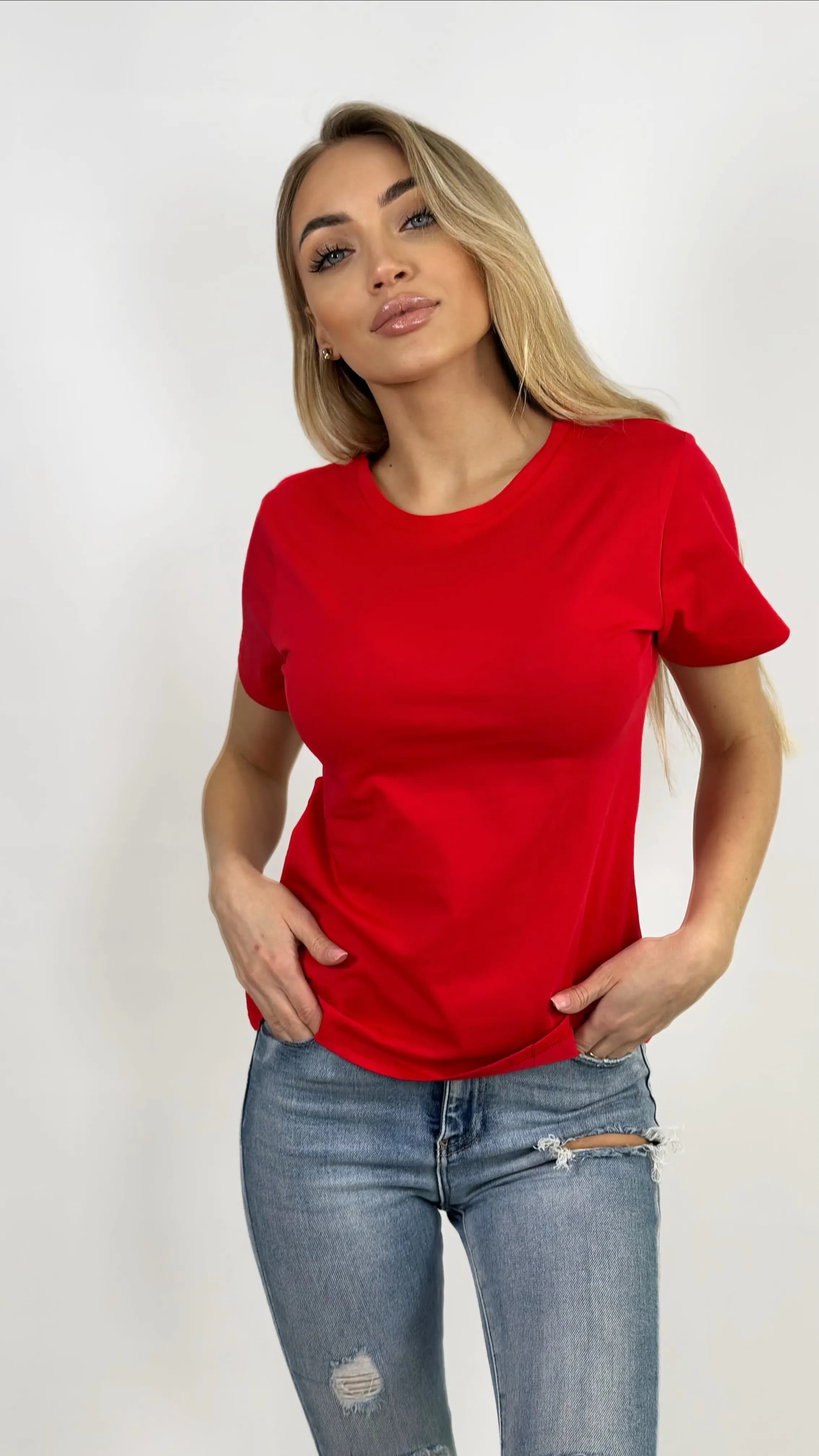 KOSZULKA T-SHIRT DAMSKI - W KOLORZE CZERWONYM - BAWEŁNA Z ELASTANEM